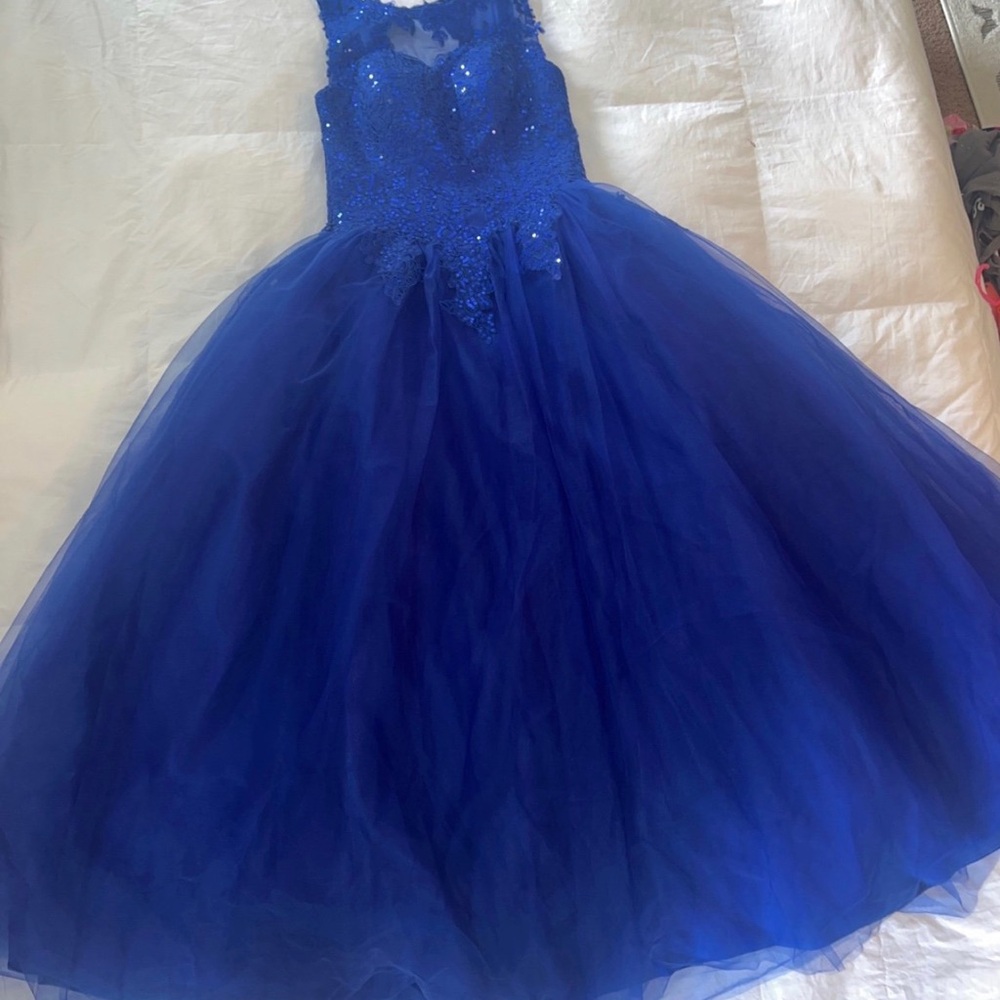 Beautiful formal dress for women size 0-4